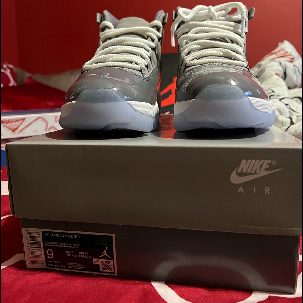 Cool Gray Retro 11’s  size 9